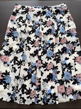 Tahari ASL Floral Pleated Skirt S 10 A-Line Lined Knee Length, Excellent Cond.